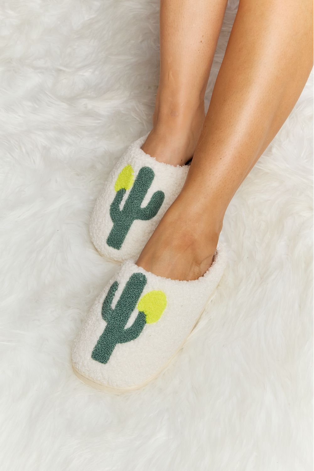 Cactus Print Plush Slippers